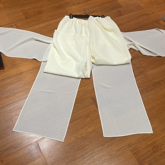 Ladies three-piece suit - Picture 6 of 13